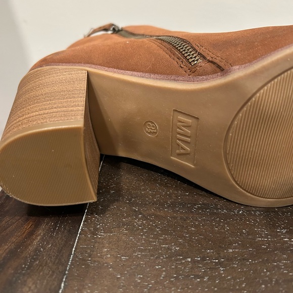 MIA Patton Booties NWOT - Picture 9 of 10
